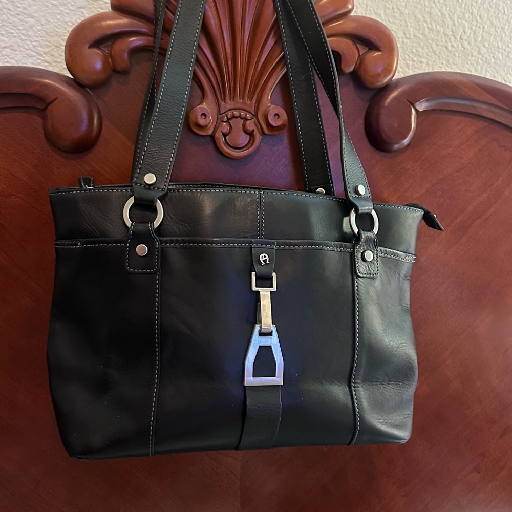Etienne Aigner Black Shoulder Bag with Structured Design
